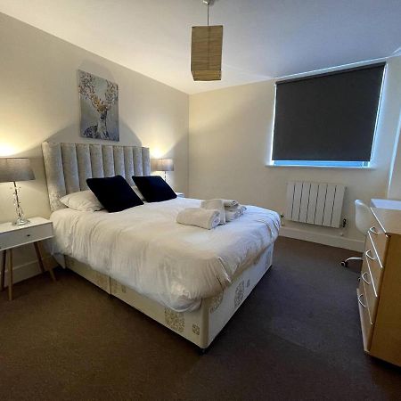 Lovely 2 Bedroom Apartment With Amazing Views In E14 London Kültér fotó