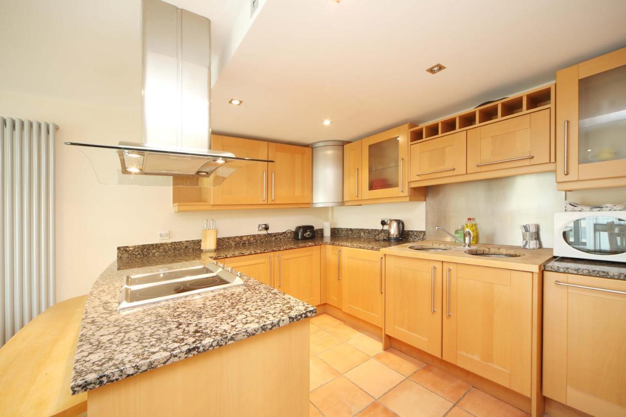 Lovely 2 Bedroom Apartment With Amazing Views In E14 London Kültér fotó