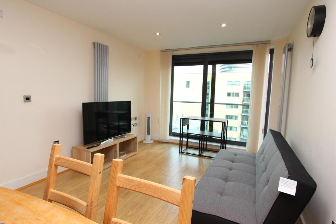Lovely 2 Bedroom Apartment With Amazing Views In E14 London Kültér fotó